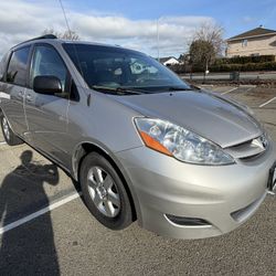 2008 Toyota Sienna