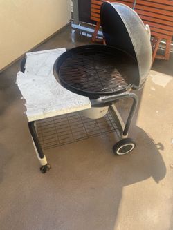 WEBER GRILL. FULL SIZE