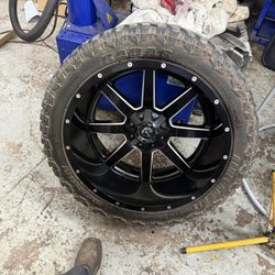 35x13.50r24 D538