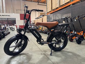 Long-seat electric bicycle