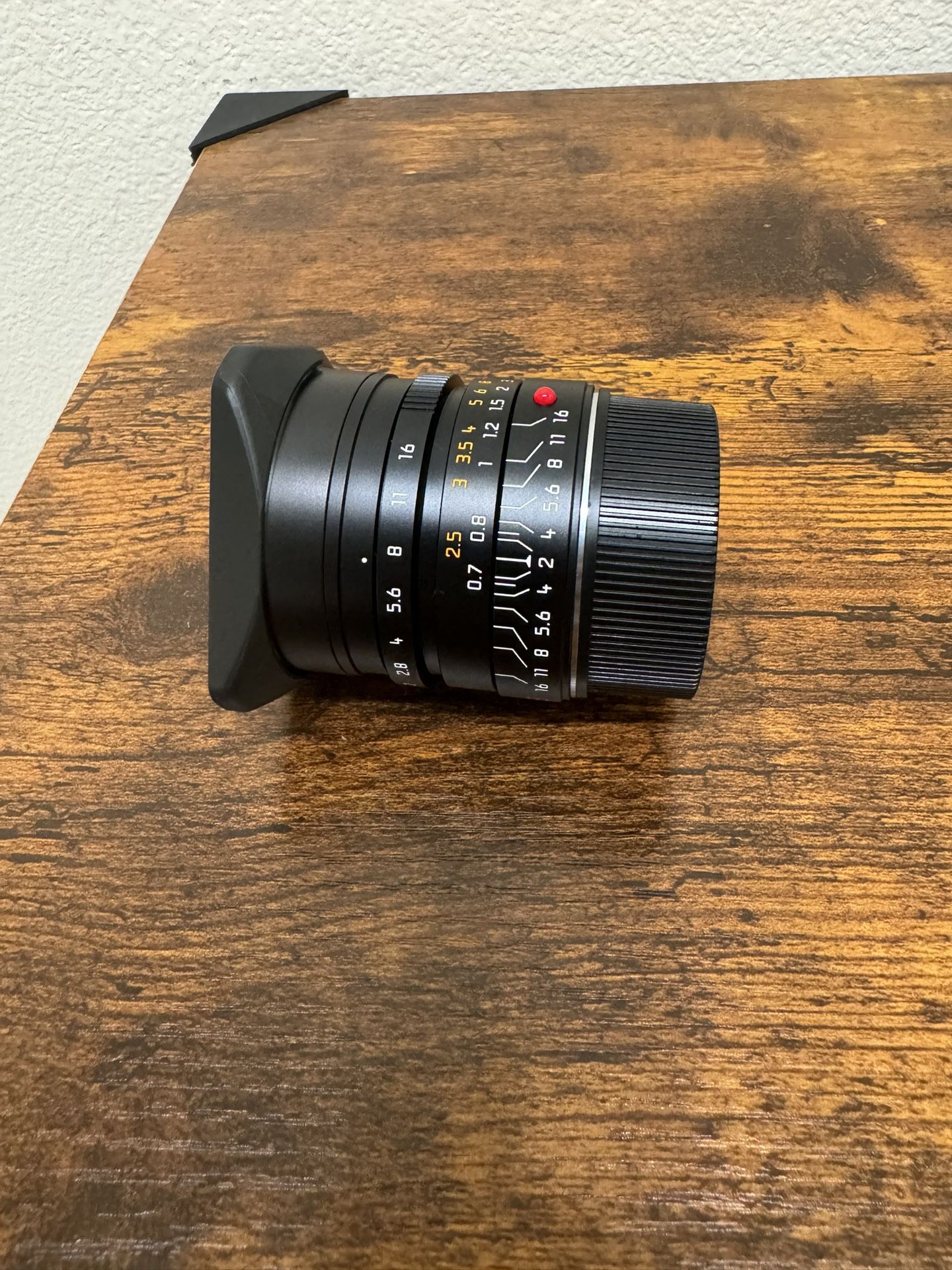 Leica M 28mm f/2 Summicron Aspherical - Black