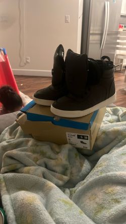 Shoes: Size 4