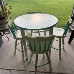 Outdoor Table And Chairs 