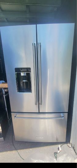 KitchenAid French Door Refrigerator counter depth with wood / nevera heladera frío