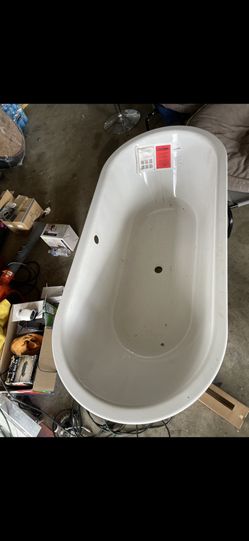 Porcelain Bath Tub