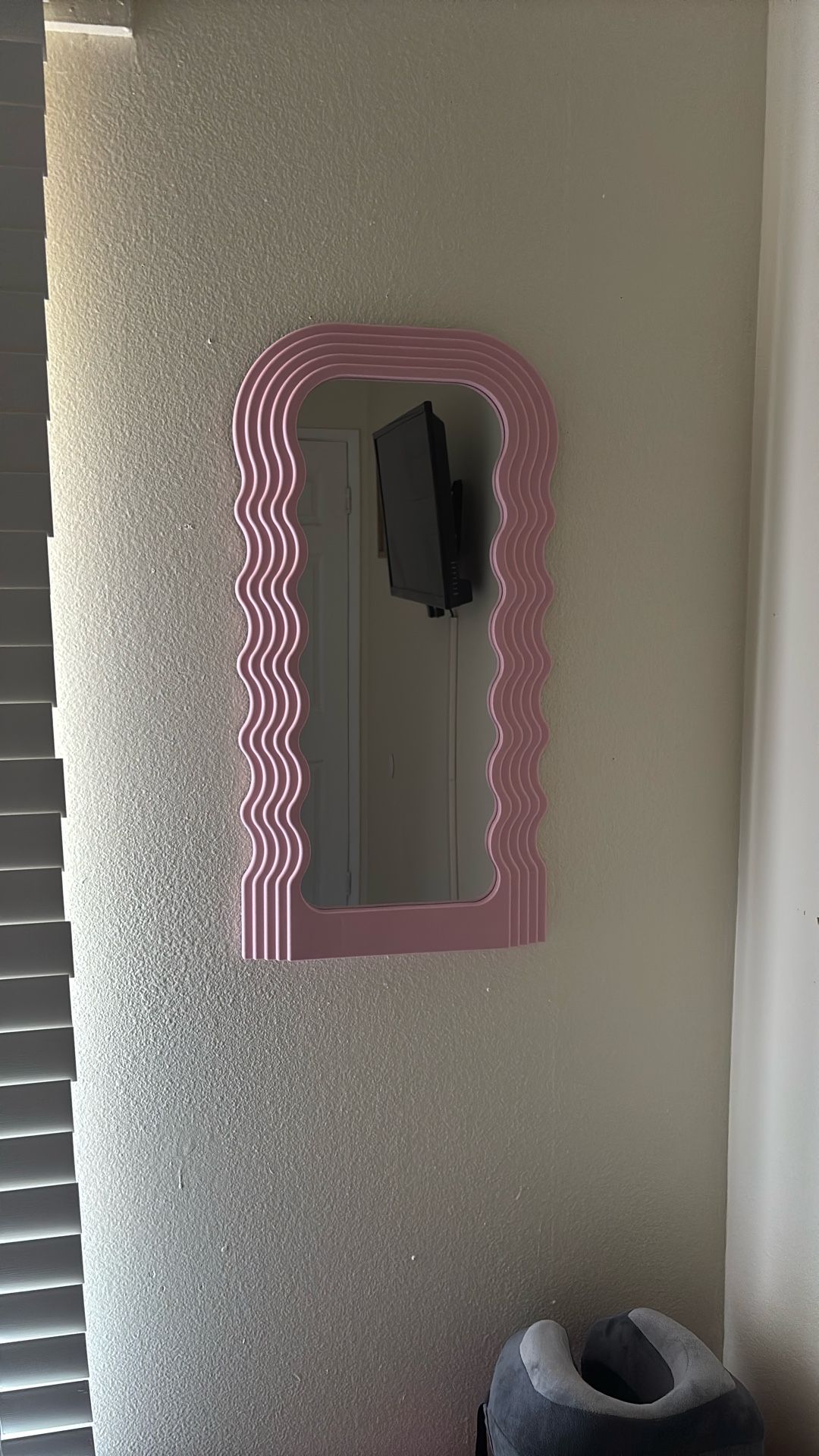 Pink mirror