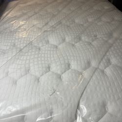 Queen Size Bed Mattress Medium Firm New In Bag