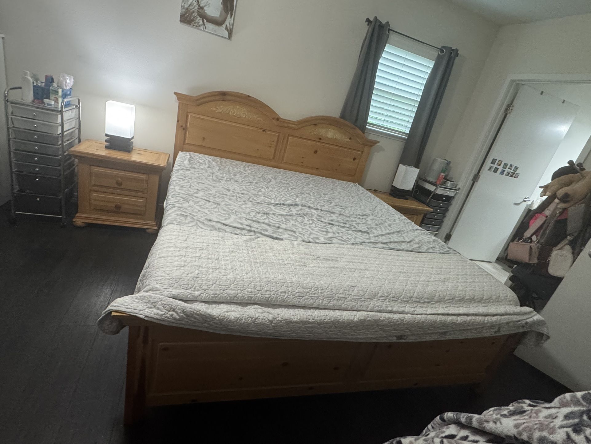 6 Piece King Bedroom Set