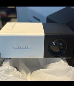 Mini kid projector, 1080P HD, Adjustable Projection Angle, LED Portable Projector, US Plug for home