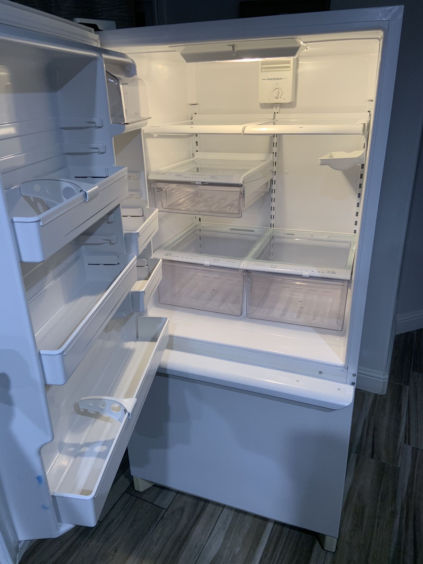 Amana Refrigerator for Sale in Visalia, CA OfferUp