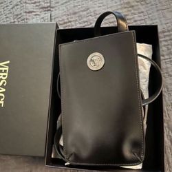 New Versace Phone Bag 💼 $1545 Cash Only No Trades 