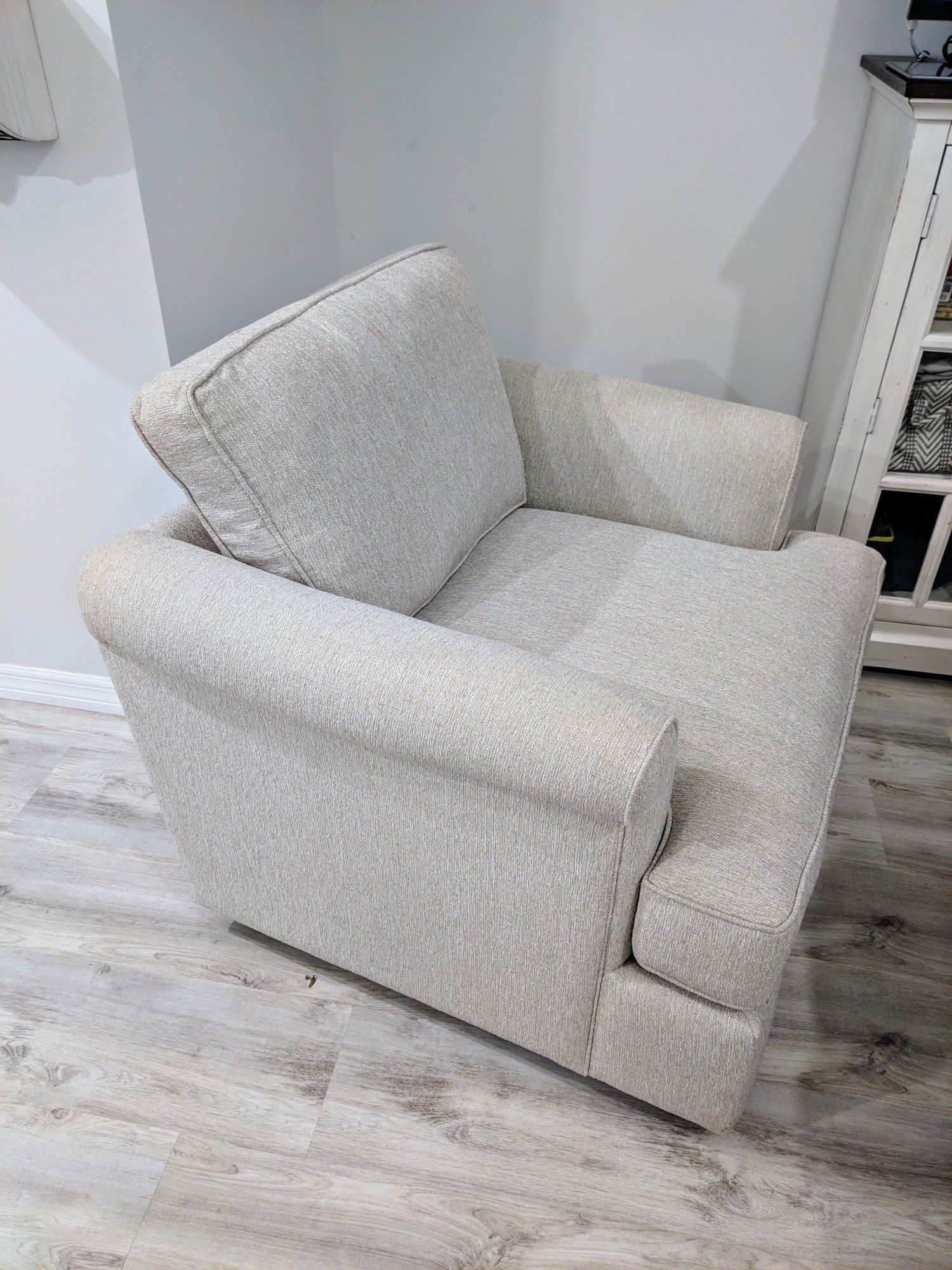 Detroit Sofa Company Swivel Chair