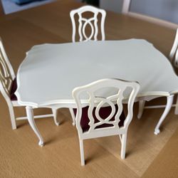 1978 Sindy Doll Dining Table & Chairs