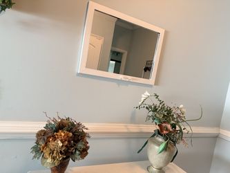 Table with mirror
