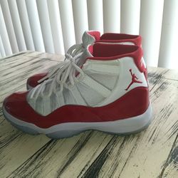 Air Jordan Retro 11 Cherry Red Size 10.5