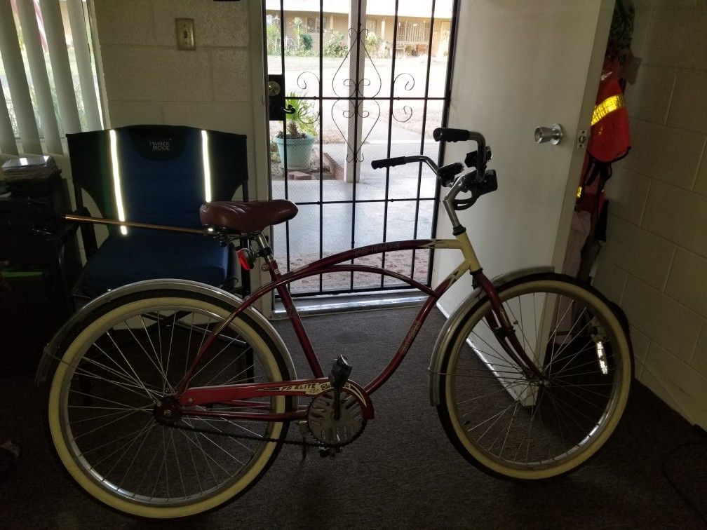 FS Elite classic cruiser bike with basket