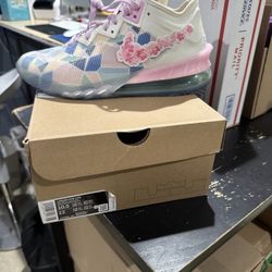 Nike LeBron 18 Low Mens Shoes 