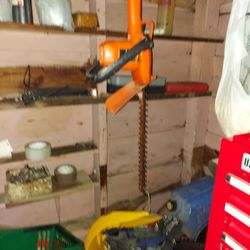 Electric Hedge Trimmer 