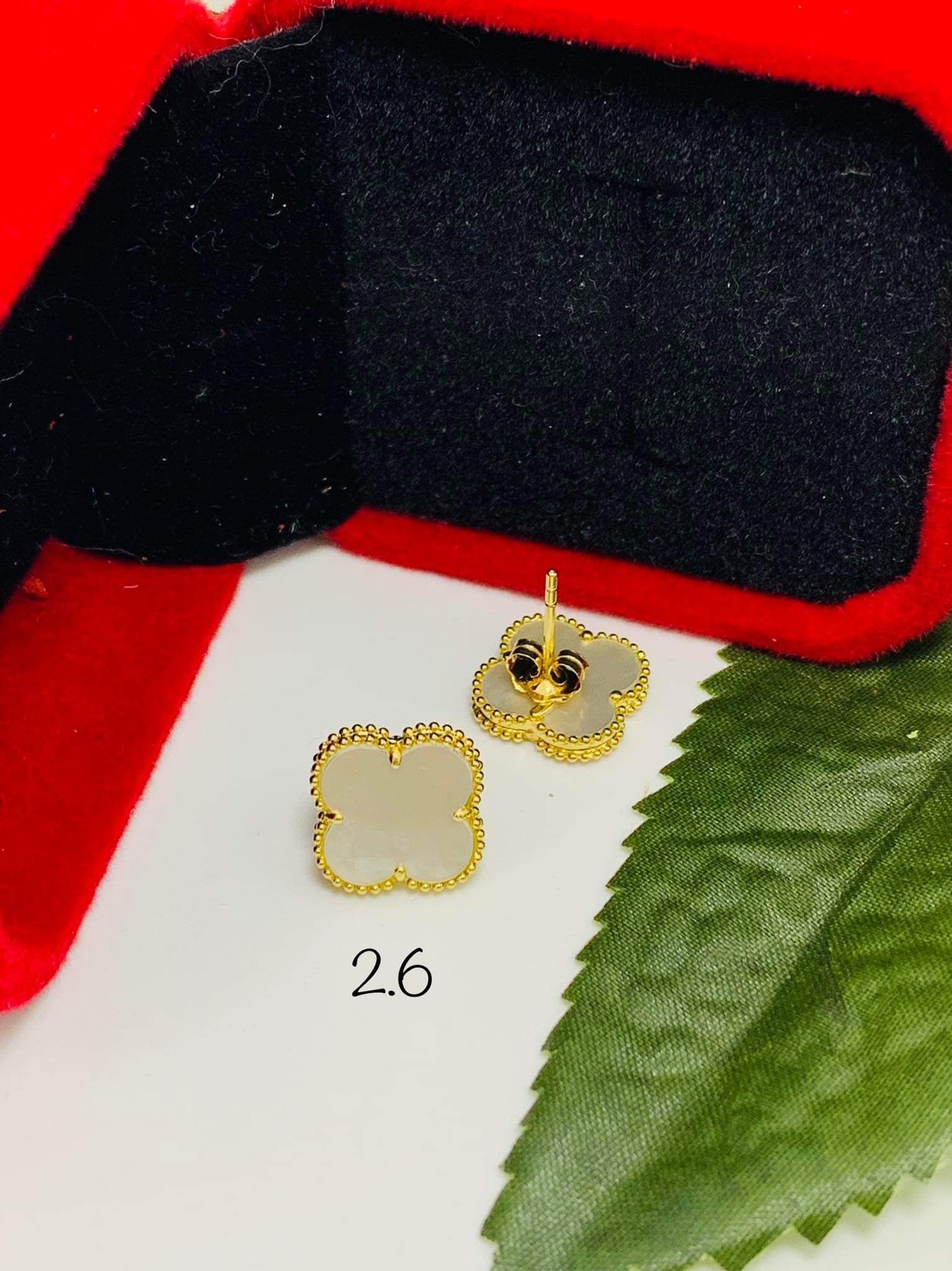 18k REA PURE SAUDI GOLD CLOVER MOTHER OF PEARL EARRINGS