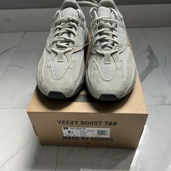 Yeezy Boost 700 Salt