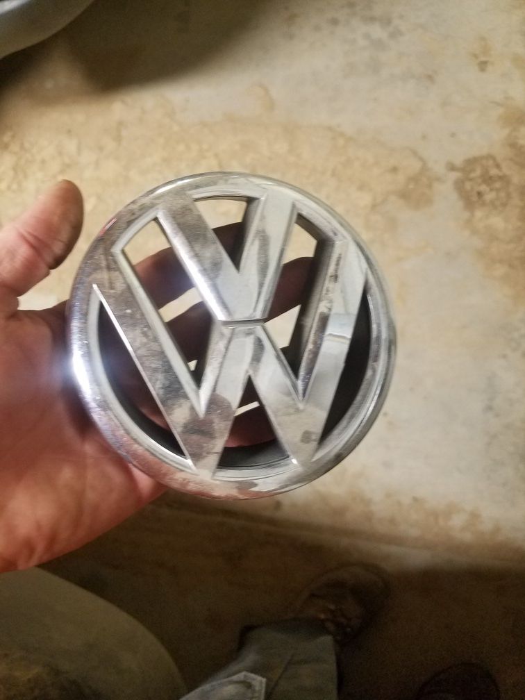 Vw grill emblem