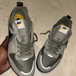 Men’s Nike CITY Shoes Green