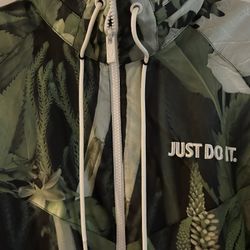 Nike Just Do It Men’s Hooded Windbreaker Jacket Size Medium Zip Up 