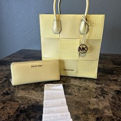 BRAND NEW MK Purse and Wallet 