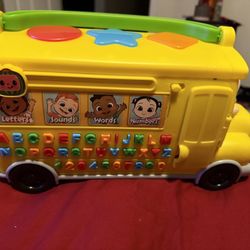 CoComelon Bus 