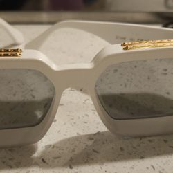  Louis Vuitton Sunglasses -Authentic 