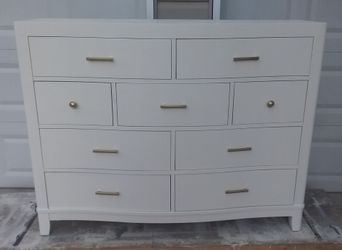 Gorgeous Large Bow Front Triple Dresser with 9 Drawers