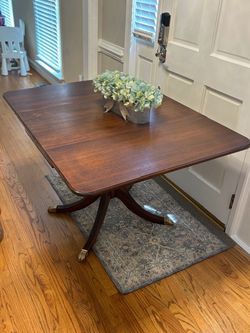 Drop Leaf Pedestal Dining Table (Brandt Furniture Sheraton Style)