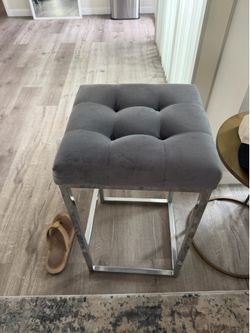 Bar stool