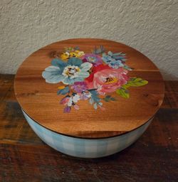 The Pioneer Woman Ceramic Mixing Bowl 5 qt. w/ Wood Lid, Blue/White Gingham