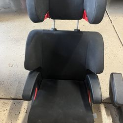 Clek Oobr High Back Booster Seat with Adjustable Headrest, Reclining Design, Latch System, and Retardant-Free Fabric (Mammoth Ziip)