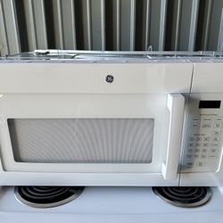 Like New GE Microwave (15 Days Warranty)