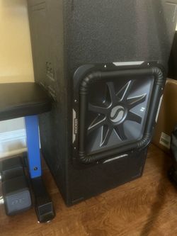 15 inch kicker L7 used less than a month LOW HOURS