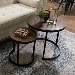Nesting coffee tables