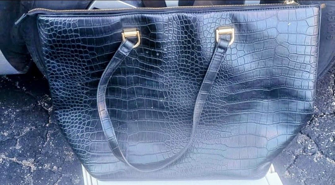 Black Large Womens Hand Bag - Alligator Pattern , Nice Condition, Sell $25