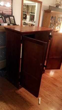 TV Stand/ Cabinet