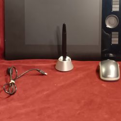 Wacom Intuos PTK-640 Black Intuos4 Medium Pen Tablet
