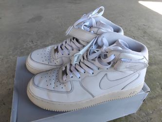 Nike Air Force 1's 2007 year of release 2009 date on shoe 10.5 vintage shoes nike addidas puma kicks collectable antique jordan's 9⁹