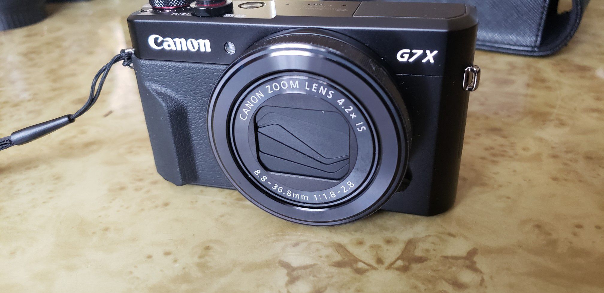 Canon PowerShot G7 X Mark II Digital Camera 20MP, wifi, Bluetooth, 4K