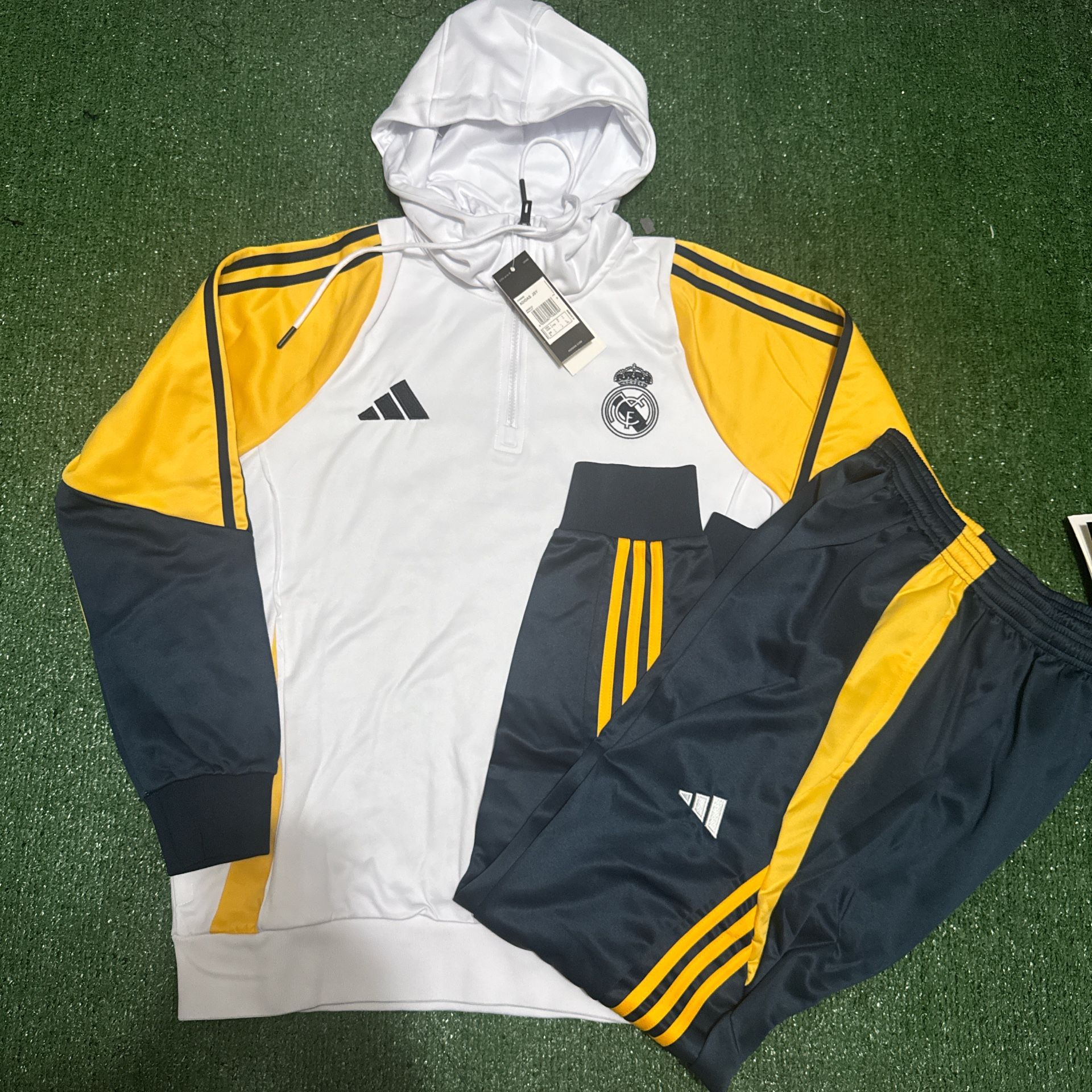 Real Madrid Set , Hoodies Full Zipper And Pants
