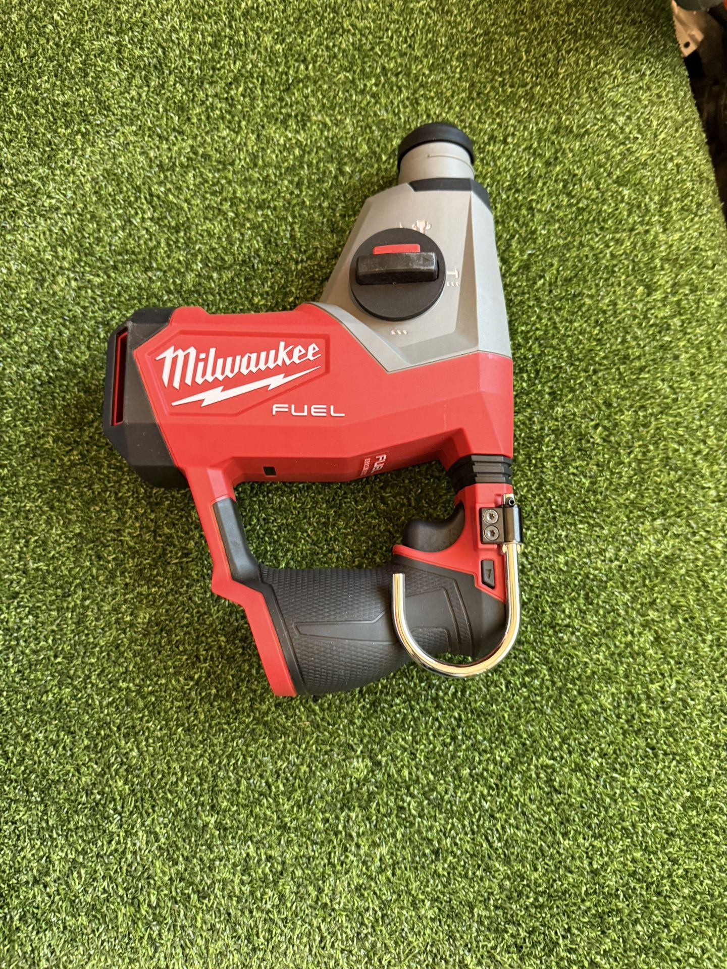 Milwaukee M12 Fuel Brushless 5/8 SDS Rotary Hammer