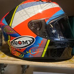 Motorcycle helmet