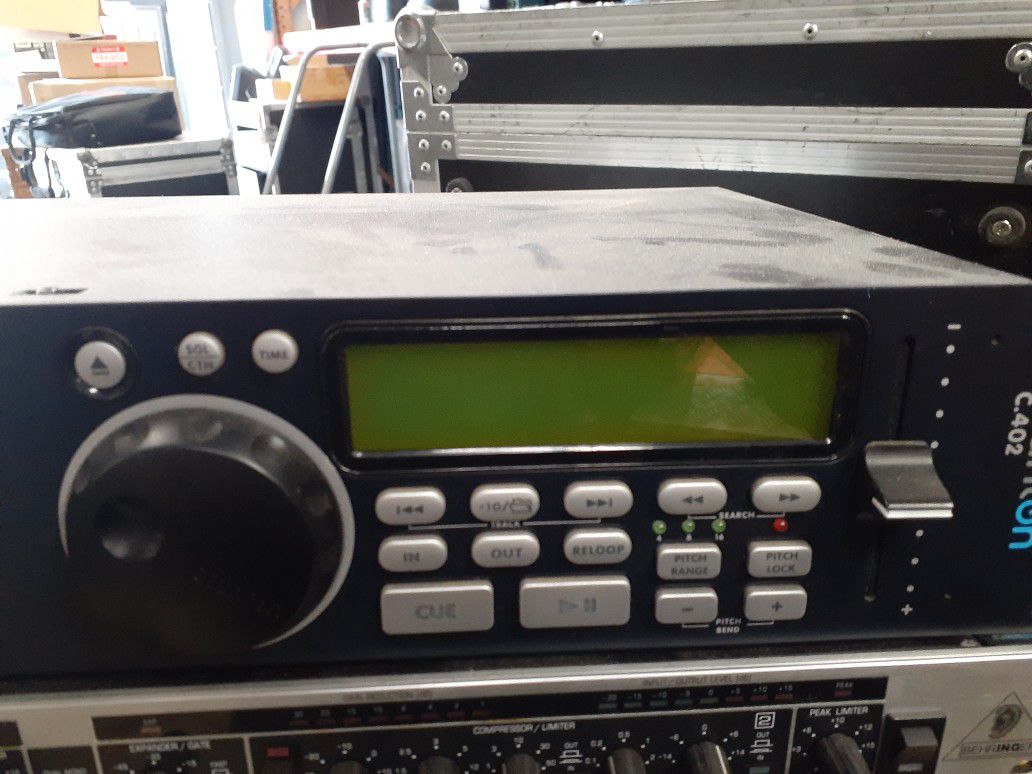 Stanton c.402 CD player pro audio Xlr out