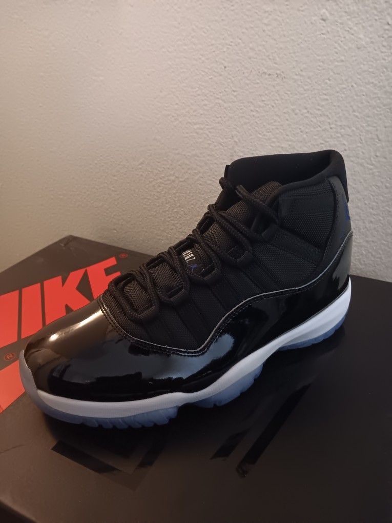 Jordan 11 Space Jam