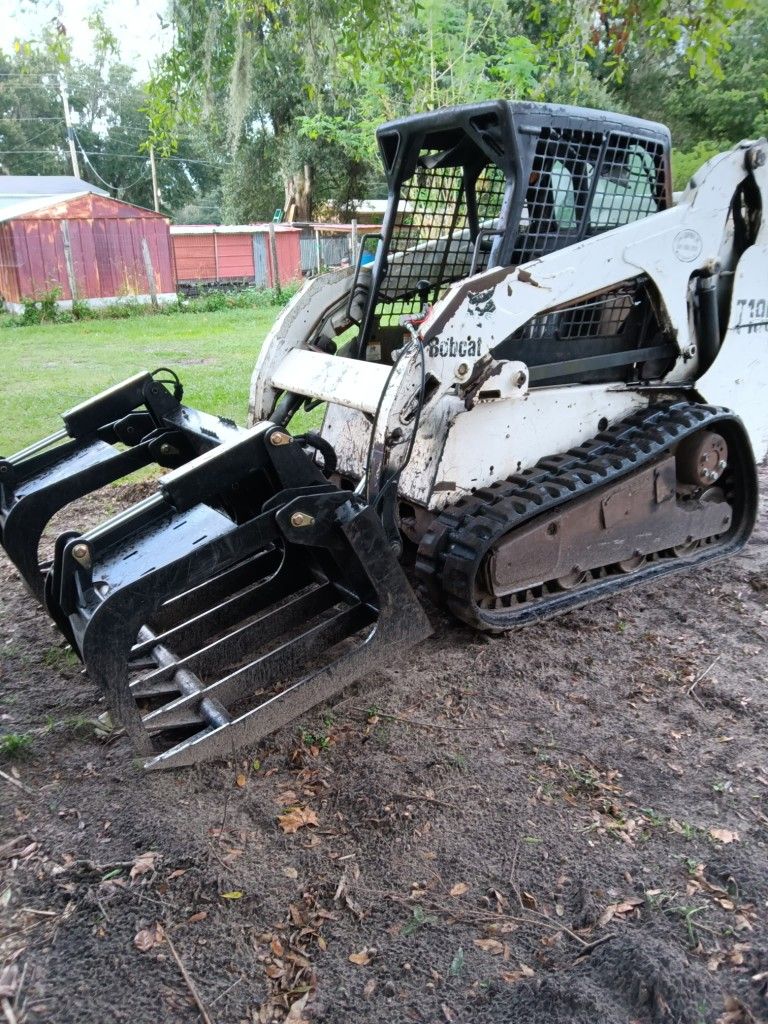 Bobcat T190 Grappler Bucket And Dump Trailer