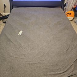 Queen Size Bed With Mattress 
